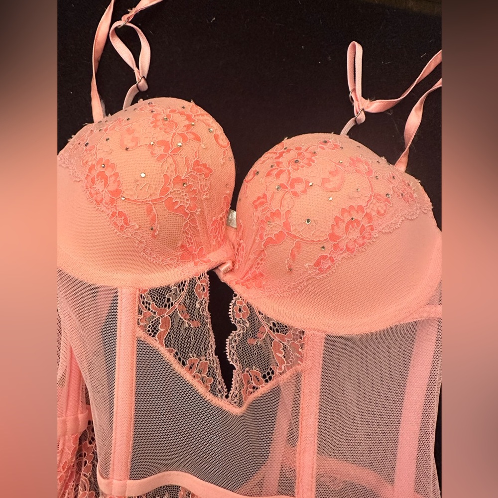 Victoria’s Secret lingerie 💗